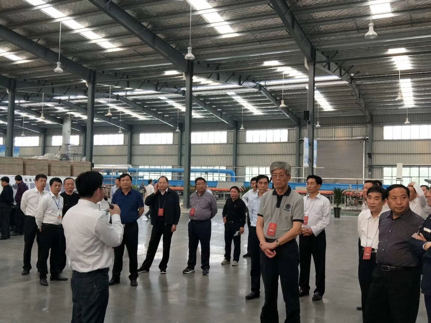 陶瓷透水磚視察現(xiàn)場圖 陶瓷透水磚視察現(xiàn)場圖